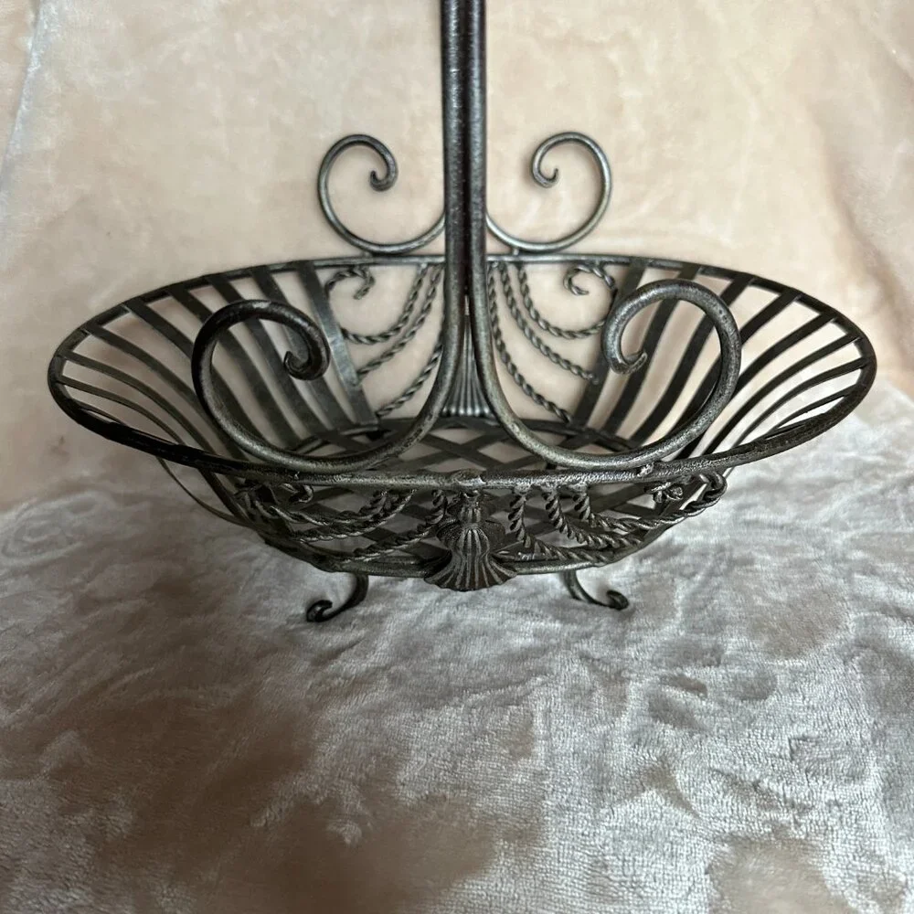 Fruit Basket / Plant Centerpiece Vintage Metal Ornate Scrollwork EUC Oval